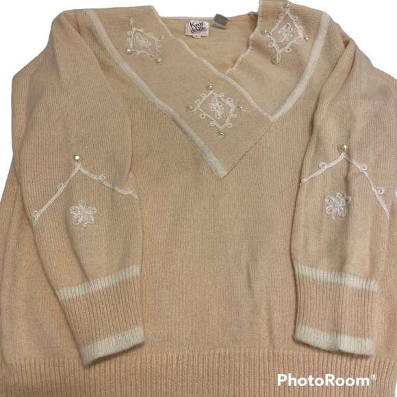 Vintage 1980’s Knit De Ville Sweater w/ Shoulder Pads Embroidered W/Faux Pearls - Picture 3 of 9